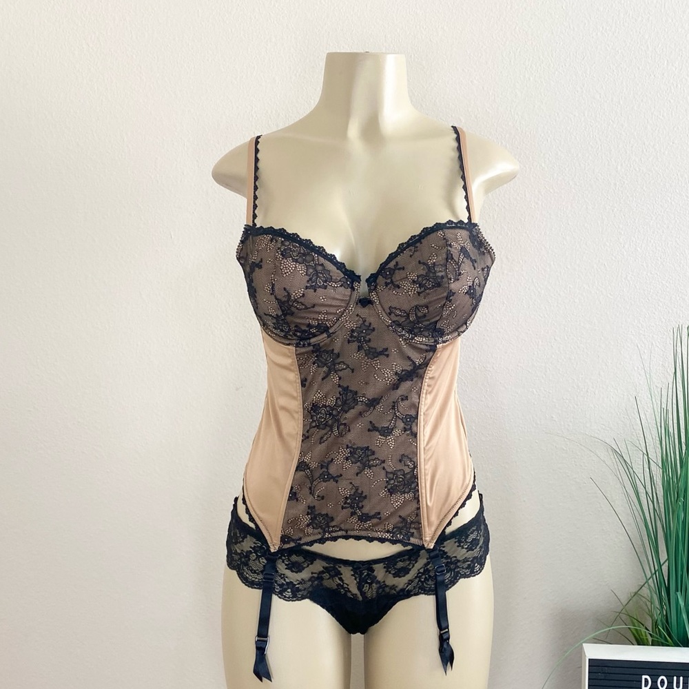 VICTORIA'S SECRET | Very Sexy Tan And Black Garter Bustier Sz 36C
